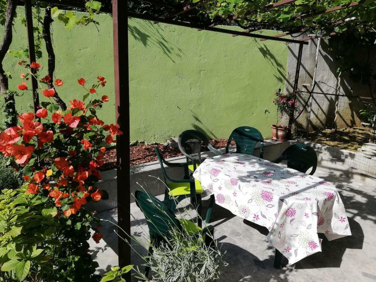 Apartma Ada *